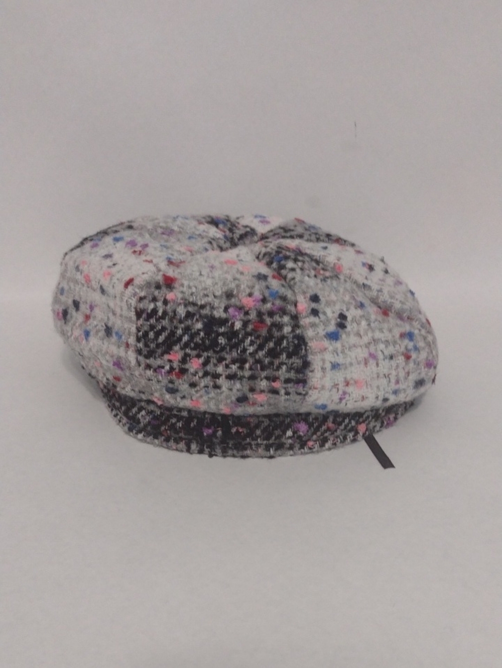 Gray And Black Beret With Colorful Speckles (J924)